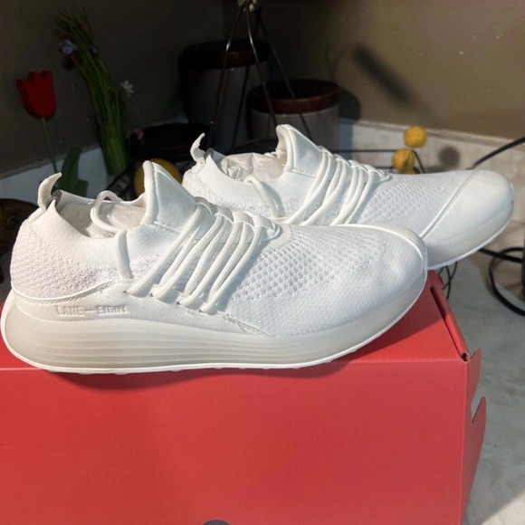 NIB EXCELLENT Lane Eight AD1 Women's
Cloud White Trainer Workout Shoes Size 9 - Picture 5 of 7